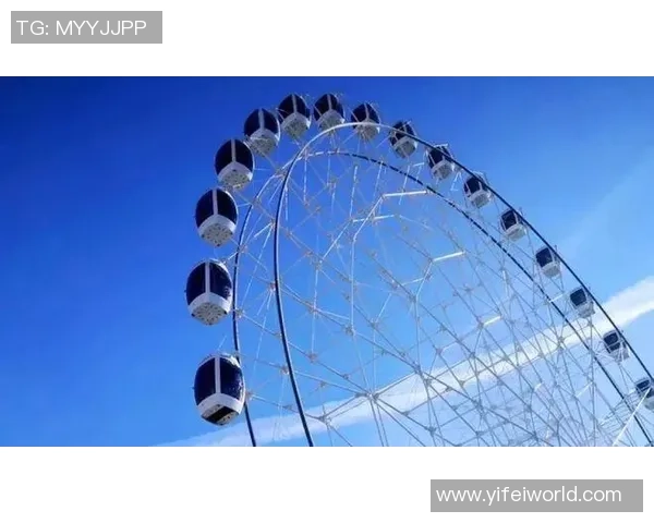 三里屯空中篮球场：城市天空下的运动乐园与社交新地标